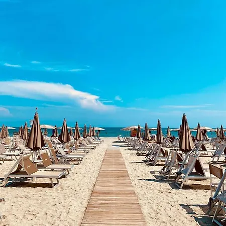 Pineta Lejlighedshotel 4*