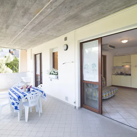 Pineta アパートホテル