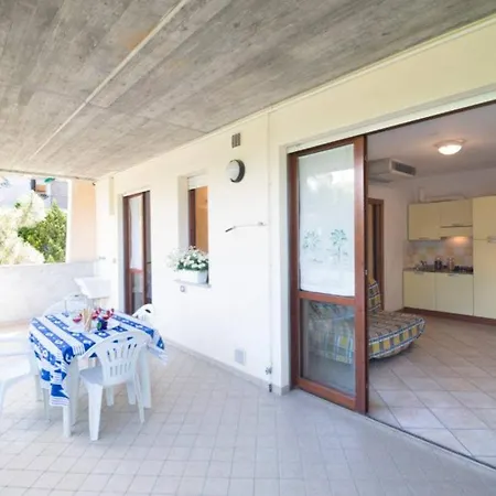 Aparthotel Pineta 4*
