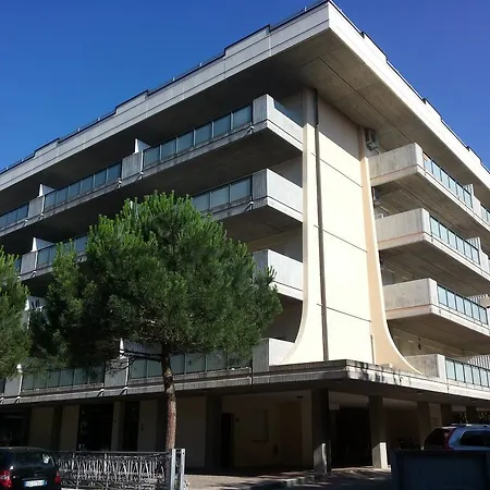 アパートホテル Pineta